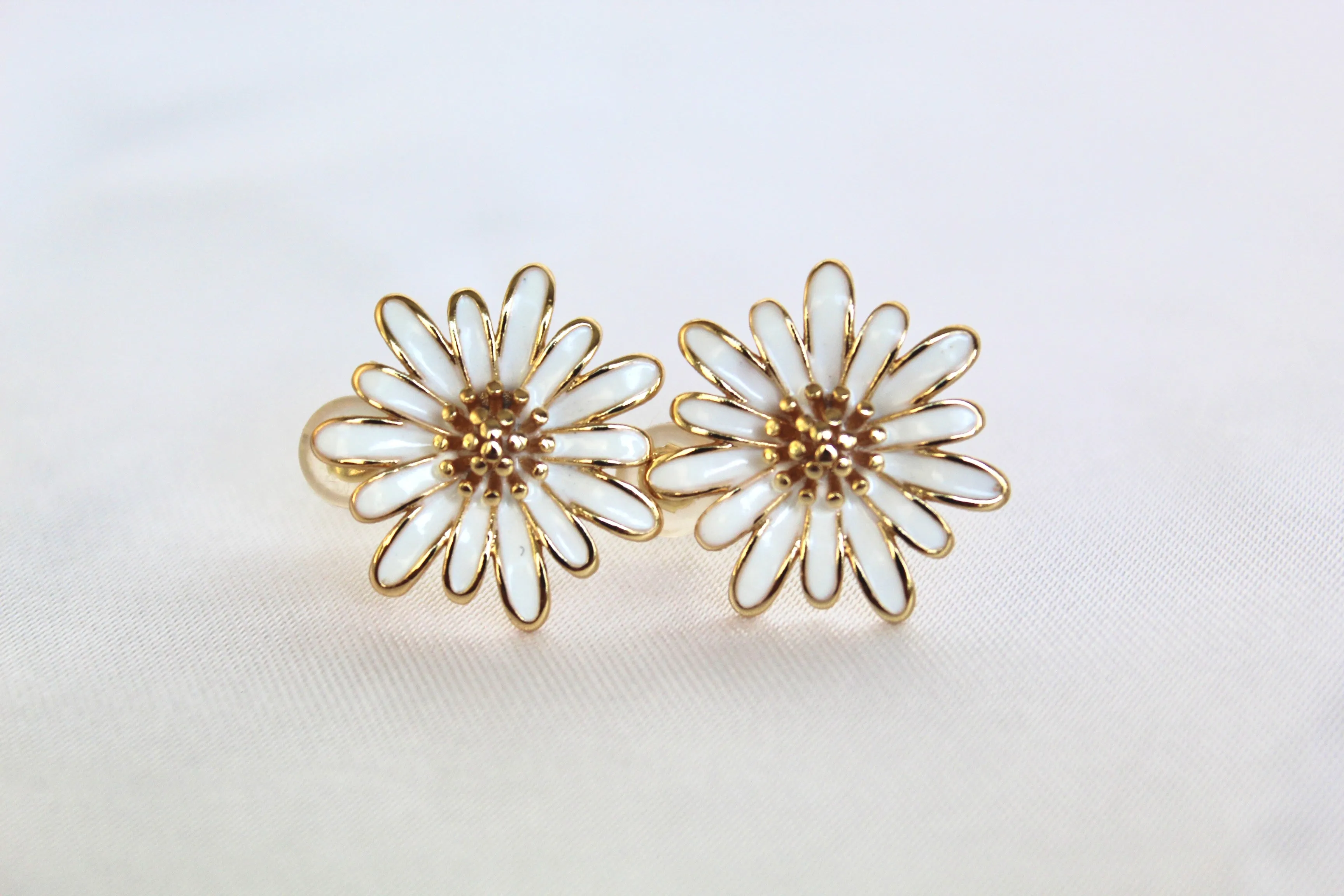 Daisy Stud Earrings