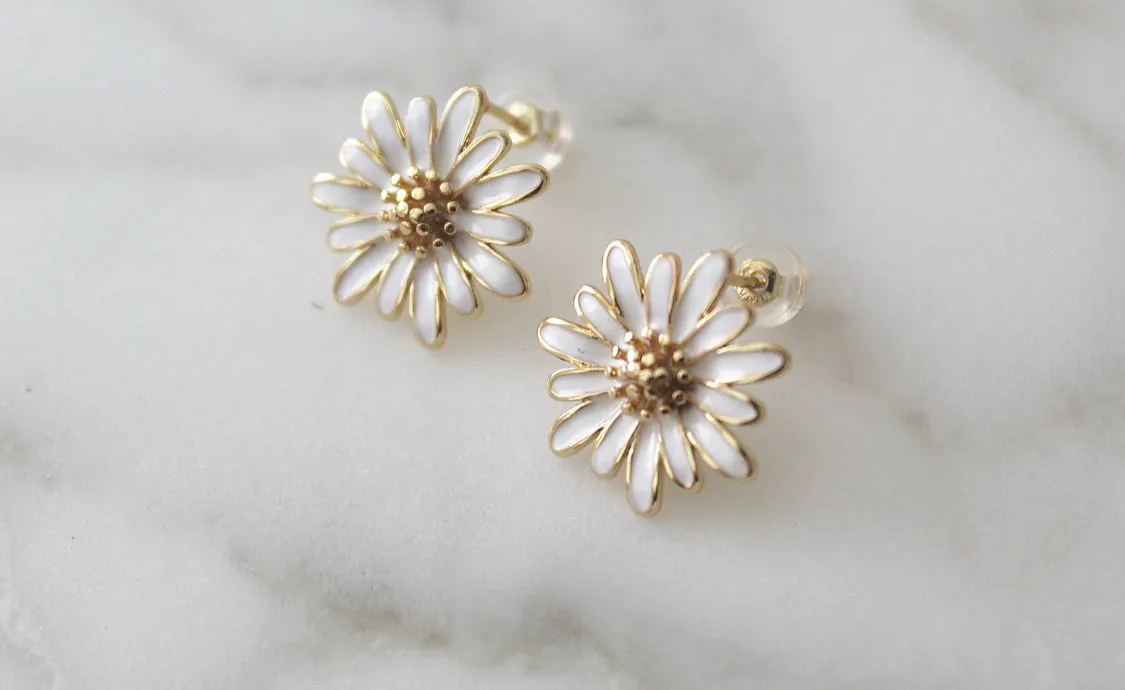 Daisy Stud Earrings