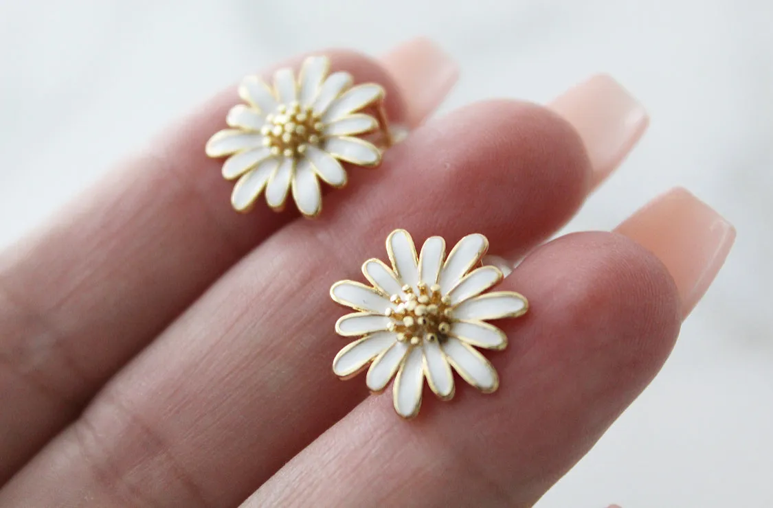 Daisy Stud Earrings