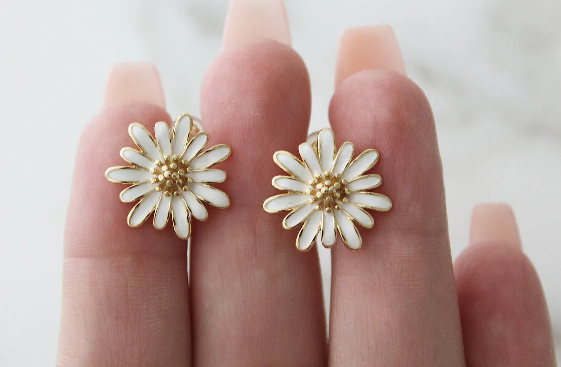 Daisy Stud Earrings