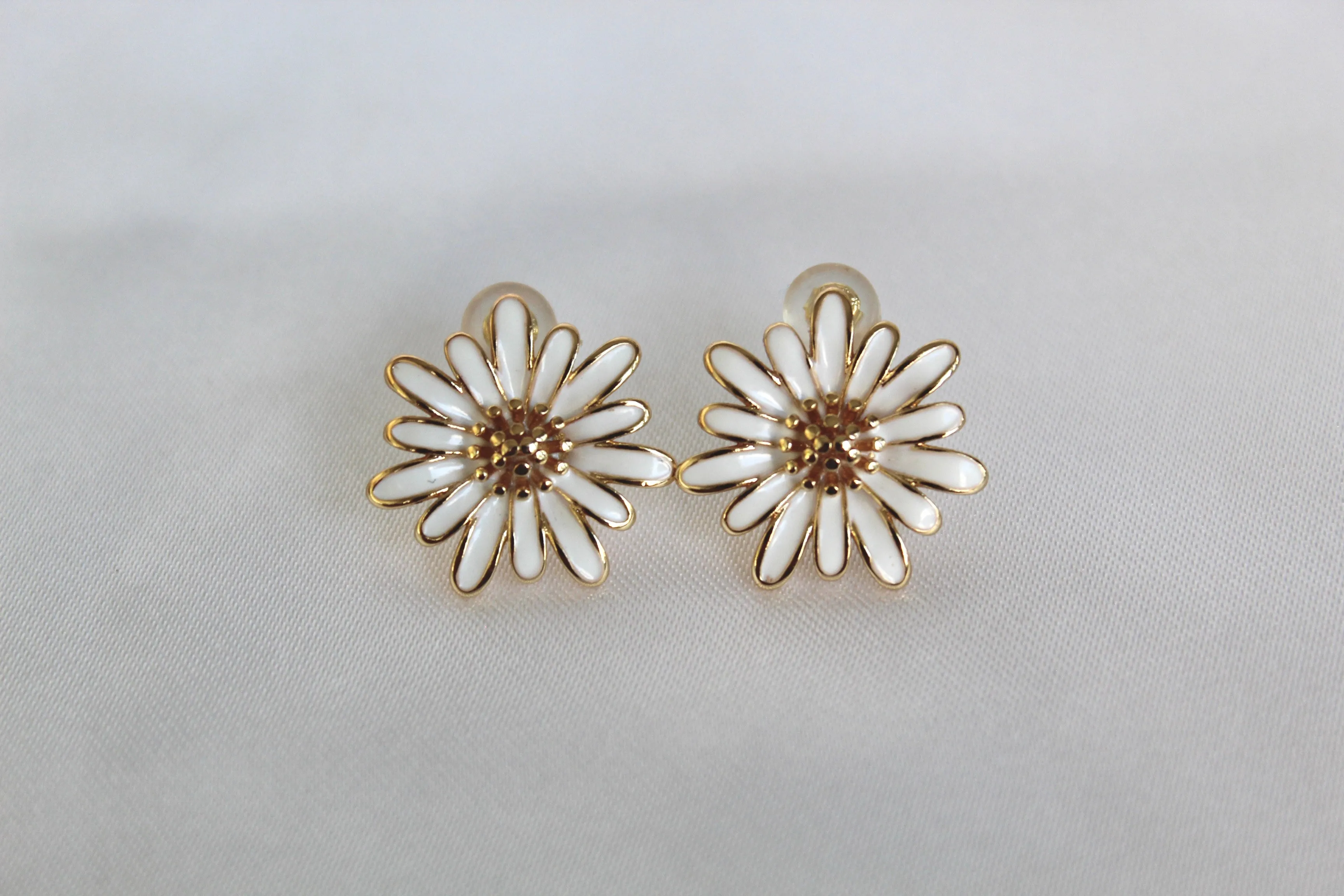 Daisy Stud Earrings